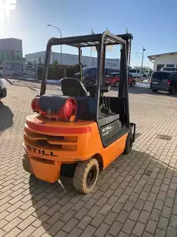 Chariots élévateurs GPL 2007 Still R70-20T Compact (4)