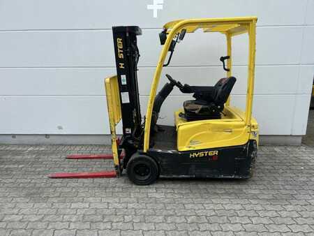 Chariot 3 roues électrique 2011  Hyster J 1.8 XNT MWB (1)