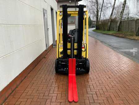 Eléctrica de 4 ruedas 2024  Hyster J 1.8 XN MWB (2)