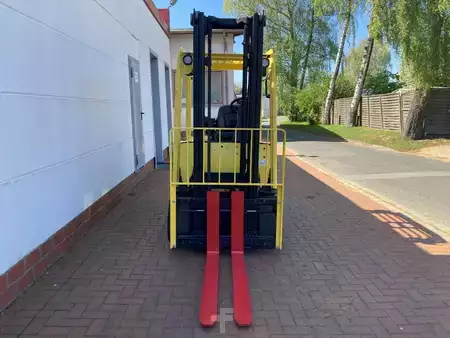 Eléctrica de 4 ruedas 2017  Hyster J 3.0 XN (2)