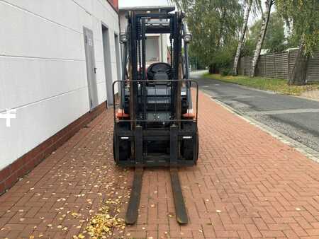 LPG VZV 2005  Toyota 02-7FGF30 (2)