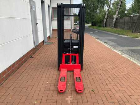 Ruční vysokozdvižný vozík 2025  Hyster S 1.4 (2)