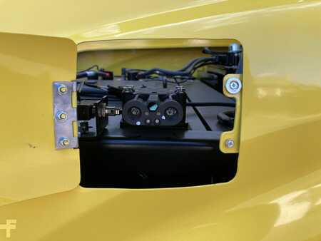 Elektromos 4 kerekű 2024  Hyster J 3.5 UTL (8)