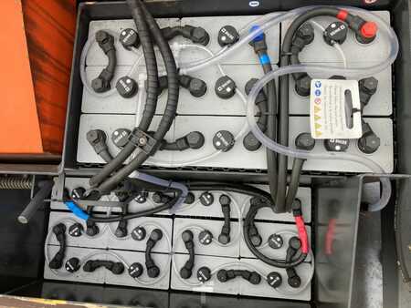 Empilhador Quatro caminhos 2012  Combilift C4000 E (7)