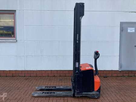 Stoccatori 2012  Toyota SWE 120L (1)