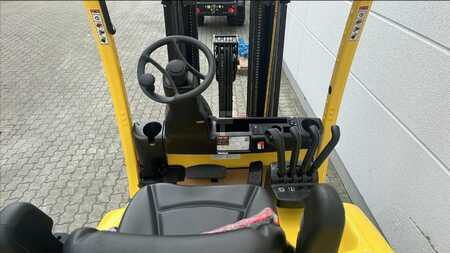 Chariot 4 roues électrique 2023  Hyster J 3.0 XN (4)