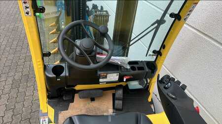 Chariot 4 roues électrique 2023  Hyster J 3.0 XN (4)