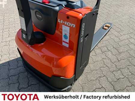 Transpaleta eléctrica 2020  Toyota LWE 160 (5)