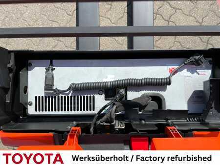 Transpaleta eléctrica 2020  Toyota LWE 160 (7)