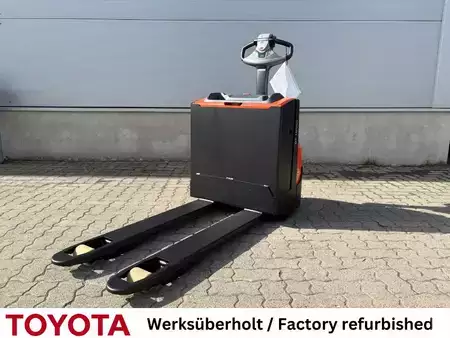 Elektromos emelőkocsik 2020  Toyota LWE 160 / Akku 100% (1)