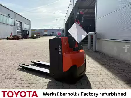 Elektromos emelőkocsik 2020  Toyota LWE 160 / Akku 100% (2)