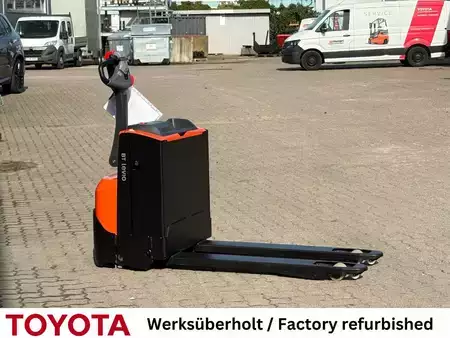 Elektromos emelőkocsik 2020  Toyota LWE 160 / Akku 100% (3)