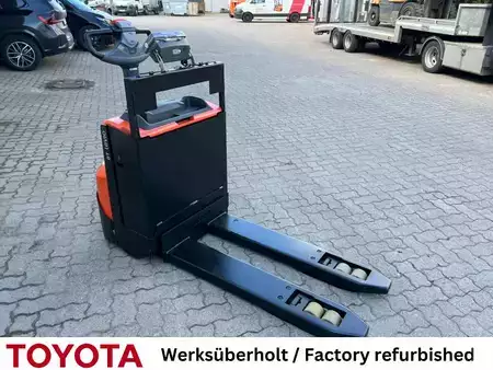 Porta-paletes elétrico 2019  Toyota LWE 180 / Waage (3)