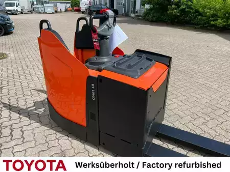 Porta-paletes elétrico 2018  Toyota LPE 250 / Akku überh.! (5)