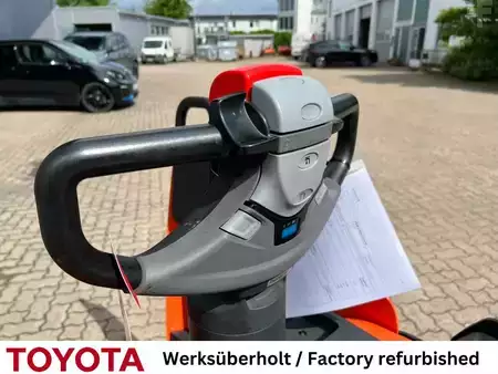 Porta-paletes elétrico 2018  Toyota LPE 250 / Akku überh.! (7)