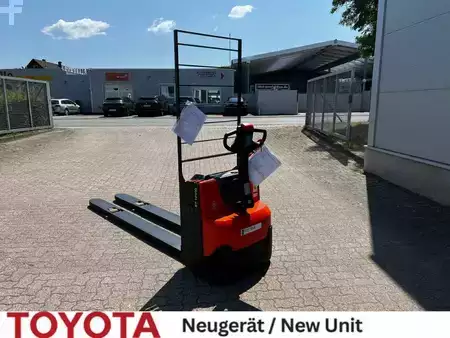 Niederhubwagen 2026  Toyota LWE 200 / neu! (2)