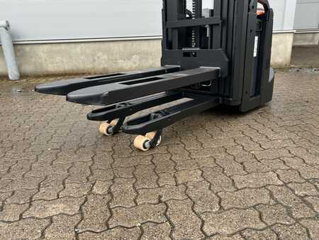 Ruční vysokozdvižný vozík 2017  Toyota SPE 120 L / Akku überh.! (2)