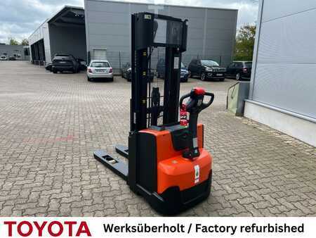 Pallet Stackers 2021  Toyota SWE 140 / 160 h! (2) 