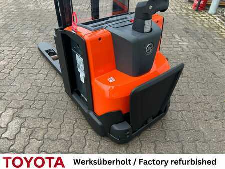 Wózek wysokiego podnoszenia 2018  Toyota SWE 120 / Akku 2024! (4)