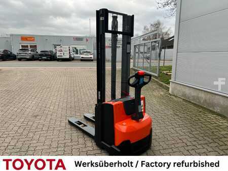 Wózek wysokiego podnoszenia 2018  Toyota SWE 120 / Akku 2024! (2)