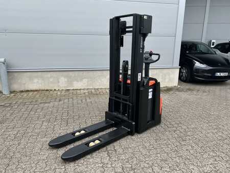 Pallet Stackers 2018  Toyota SWE 200 / 2.0t ! (1) 