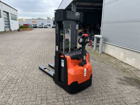 Pallet Stackers 2018  Toyota SWE 200 / 2.0t ! (2) 