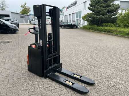 Pallet Stackers 2018  Toyota SWE 200 / 2.0t ! (3) 