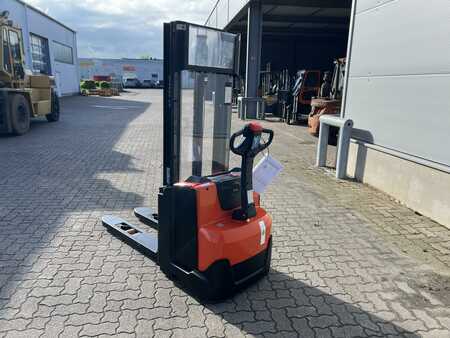 Pallet Stackers 2024  Toyota SWE 120 (2)