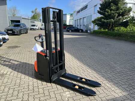 Pallet Stackers 2024  Toyota SWE 120 (3)
