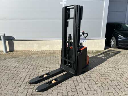 Pallet Stackers 2024  Toyota SWE 120 (1)