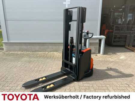 Stacker pedestre 2018  Toyota SWE 120 / Jul.2024 (1)