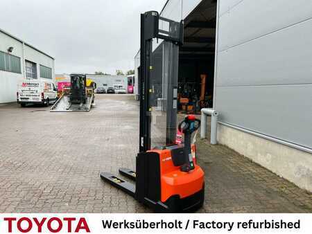 Wózek wysokiego podnoszenia 2019  Toyota SWE 120 L (4)