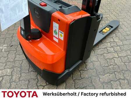 Wózek wysokiego podnoszenia 2019  Toyota SWE 120 L (7)