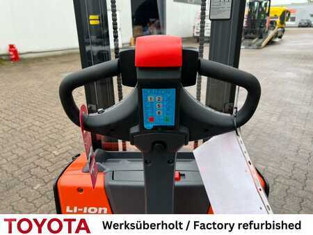 Wózek wysokiego podnoszenia 2019  Toyota SWE 120 L (8)