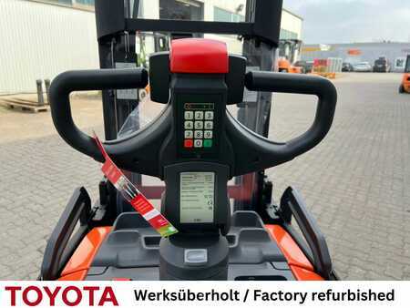 Pinontavaunu 2018  Toyota SPE 200 D, Akku überh.! (8)