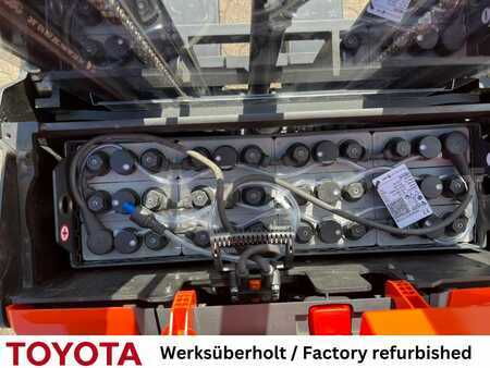 Wózek wysokiego podnoszenia 2020  Toyota SWE 120 L / Akku neu! (9)
