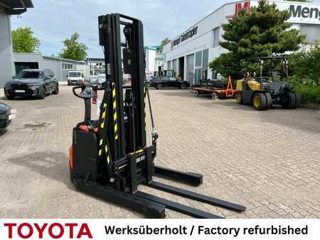 Apilador eléctrico 2019  Toyota SWE 120 XR / Akku überh! (6)
