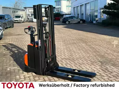 Ruční vysokozdvižný vozík 2019  Toyota SWE 120 (3)