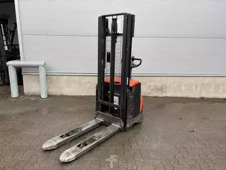 Ruční vysokozdvižný vozík 2016  Toyota SWE 120 / Akku 2023! (1)