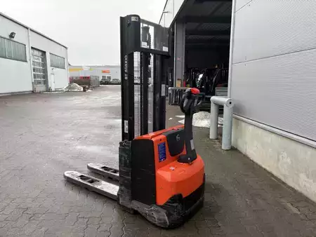 Ruční vysokozdvižný vozík 2016  Toyota SWE 120 / Akku 2023! (2)