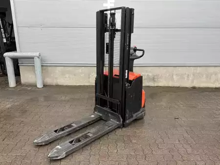 Ruční vysokozdvižný vozík 2016  Toyota SWE 120 / Akku 2023 (1)