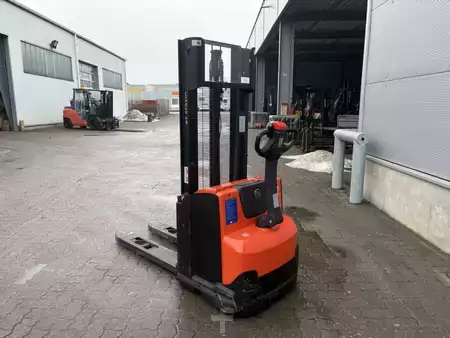 Ruční vysokozdvižný vozík 2016  Toyota SWE 120 / Akku 2023 (2)