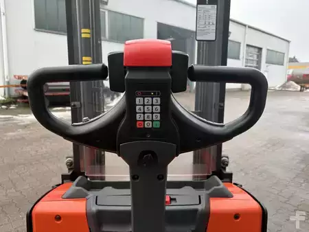 Ruční vysokozdvižný vozík 2019  Toyota SWE 120 L (4)