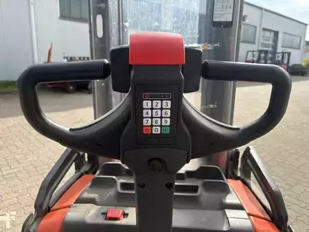 Hochhubwagen 2018  Toyota SWE 160 (4)