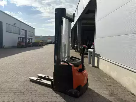 Hochhubwagen 2018  Toyota SWE 160 (2)