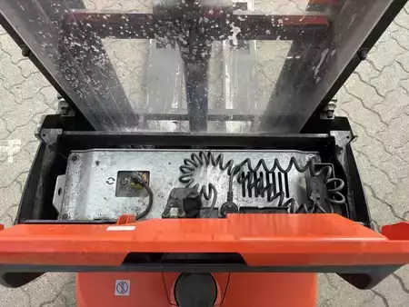 Hochhubwagen 2019  Toyota SWE 120 / Akku 97% (5)