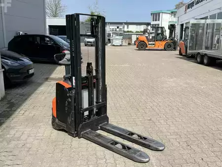 Hochhubwagen 2019  Toyota SWE 120 (3)