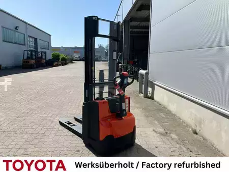 Hochhubwagen 2021  Toyota SWE 120 / 320 Std.! (2)