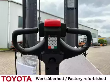 Hochhubwagen 2018  Toyota SWE 120 L /Akku neu! (4)