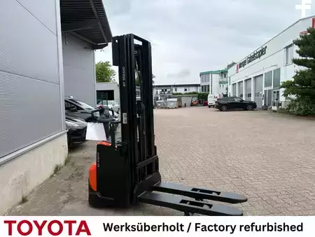Hochhubwagen 2018  Toyota SWE 120 L / Akku neu! (3)
